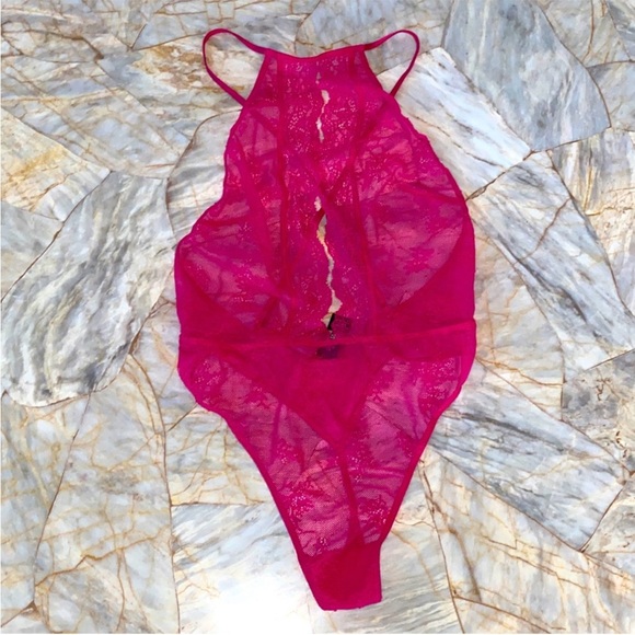 NEW VS  VERY SEXY Keyhole Lace Teddy Small - Picture 2 of 12